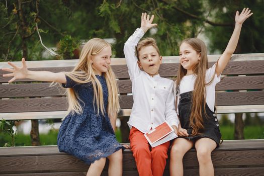 Jak Vychovat Děti ke Kvalitním Přátelstvím a Sociálním Dovednostem